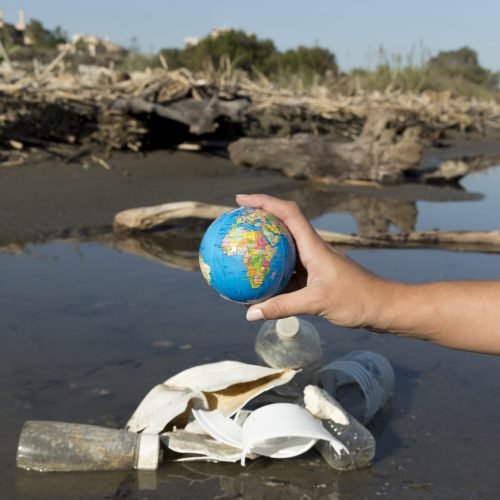 “Impactos ambientais: Alterações negativas no meio ambiente causadas pela ação humana,”